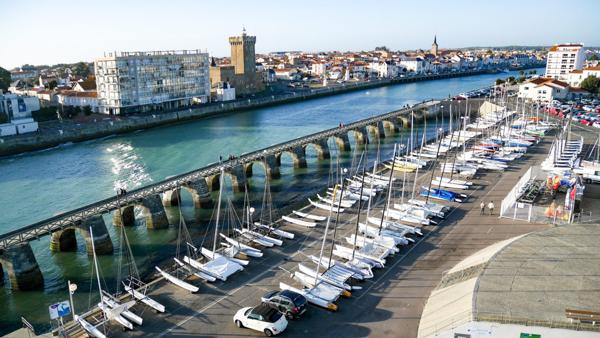 Fonds De Commerce - 100 m²