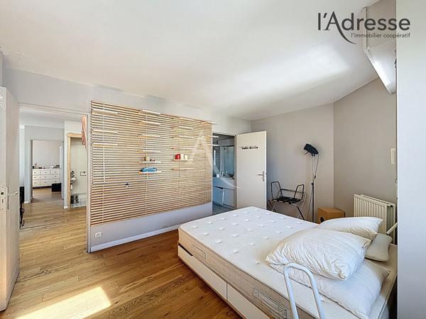 Suresnes/Limite Puteaux - 5 pièces 128m2 - Top Floor 40 m² - Balcon 20 m² - 2 places de parking - cave