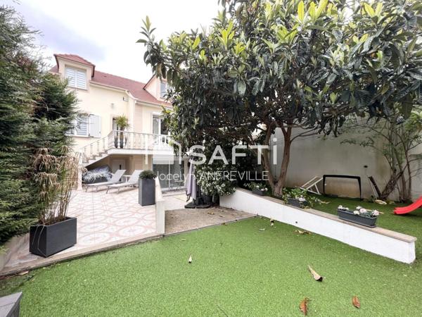 Maison familiale avec spacieux extérieurs