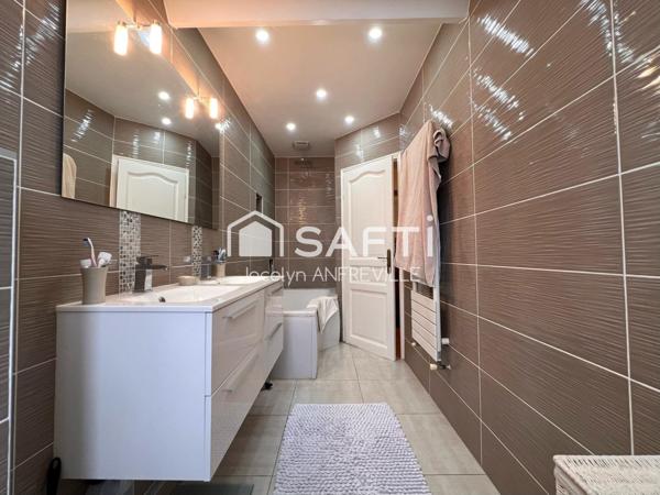 Maison familiale avec spacieux extérieurs