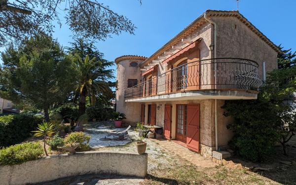 Maison à vendre    9 pièces • 192 m2 Six-Fours-les-Plages