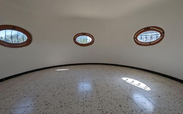 Maison à vendre    9 pièces • 192 m2 Six-Fours-les-Plages