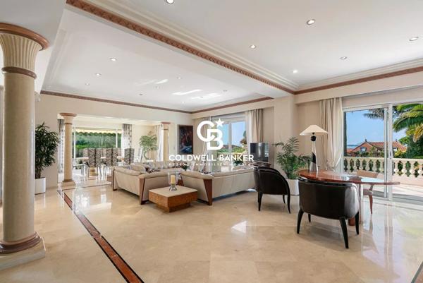 Villa 8 pièces à vendre Antibes - 06600 / Réf: 86384576
