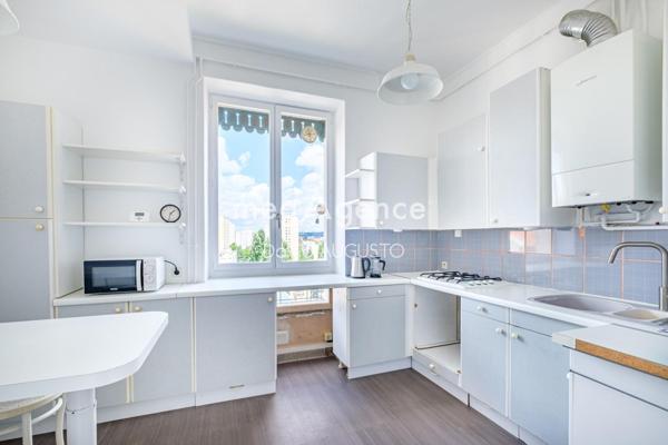 Appartement à VILLEURBANNE, 69100 - 4 pièces 104m²