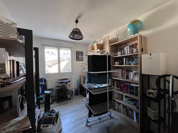 Appartement 3 pièce(s) 2 IIème ETAGE quartier "HAUTE FOLLIS"