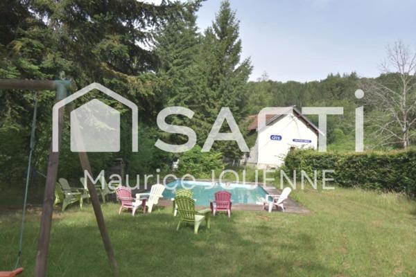Dans un cadre exceptionnel de verdure et de calme, murs et fonds d'un gîte d'étape et de 2 autres gîtes ruraux