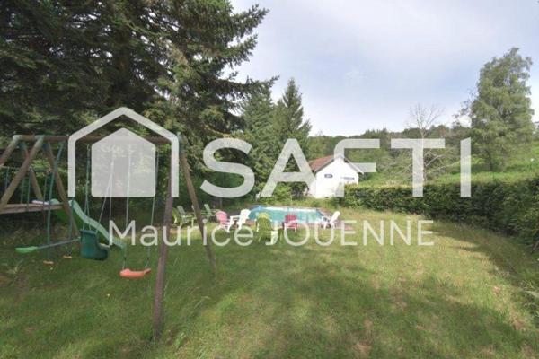 Dans un cadre exceptionnel de verdure et de calme, murs et fonds d'un gîte d'étape et de 2 autres gîtes ruraux