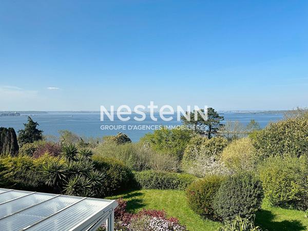 Maison familiale a vendre a Lanveoc - vue mer et acces prive