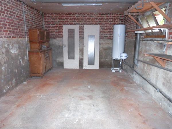 Maison ancienne en brique sur sous-sol plus Garage indépendant récent