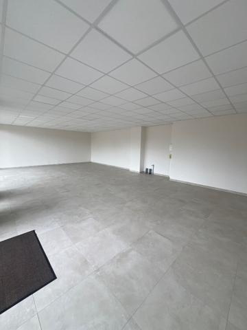 A Louer Bonchamp, plein centre local commercial 74 m²
