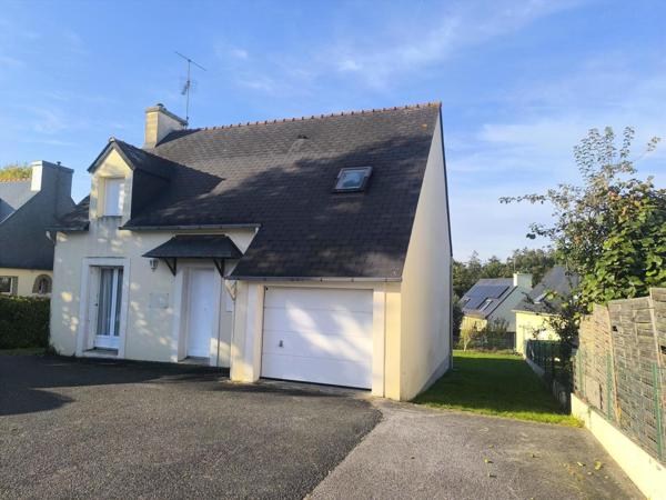 Maison traditionnelle avec jardin
