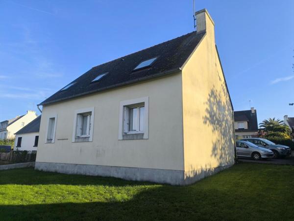 Maison traditionnelle avec jardin