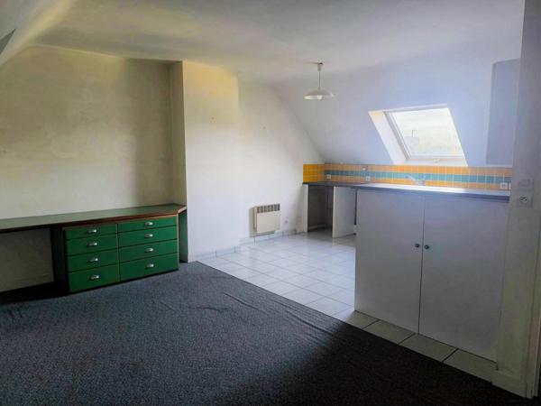 Maison traditionnelle avec jardin