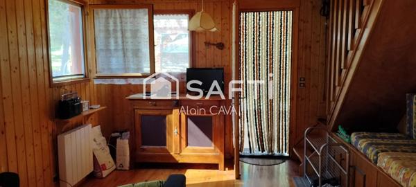 Chalet de 51m² sur 2 niveaux avec garages, vide sanitaire sur 552 m² de terrain cloturé