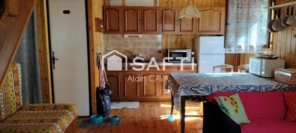 Chalet de 51m² sur 2 niveaux avec garages, vide sanitaire sur 552 m² de terrain cloturé