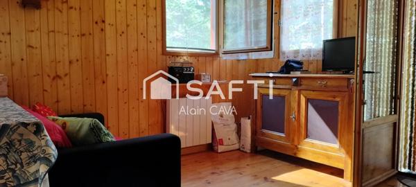 Chalet de 51m² sur 2 niveaux avec garages, vide sanitaire sur 552 m² de terrain cloturé
