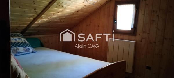 Chalet de 51m² sur 2 niveaux avec garages, vide sanitaire sur 552 m² de terrain cloturé