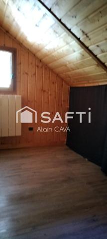 Chalet de 51m² sur 2 niveaux avec garages, vide sanitaire sur 552 m² de terrain cloturé