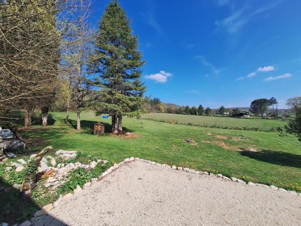 Authentique propriété en pierre entièrement rénovée – Cadre naturel d’exception avec rivière