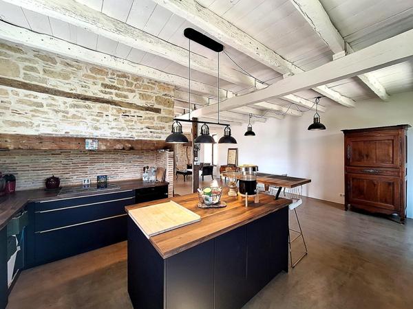 Authentique propriété en pierre entièrement rénovée – Cadre naturel d’exception avec rivière