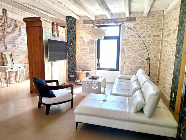 Authentique propriété en pierre entièrement rénovée – Cadre naturel d’exception avec rivière