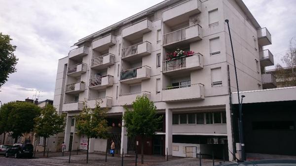 Studio 29.40m2 centre-ville avec balcon et parking