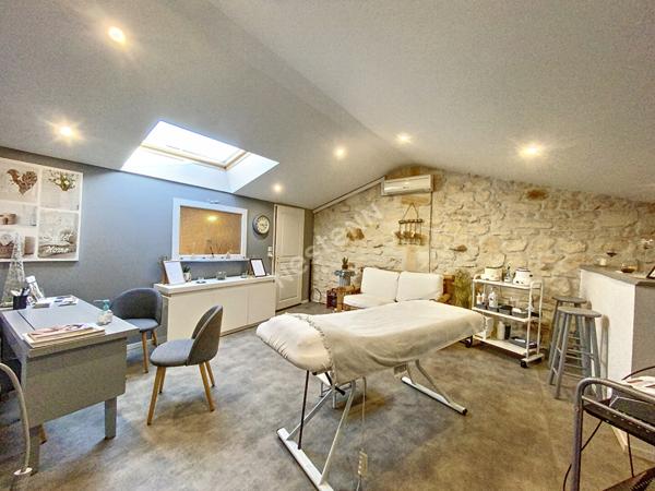 ECHILLAIS - 2 MIN SUD ROCHEFORT - CHARENTAISE AVEC PISCINE - 4 CHAMBRES - GRAND GARAGE -TERRAIN CLOS