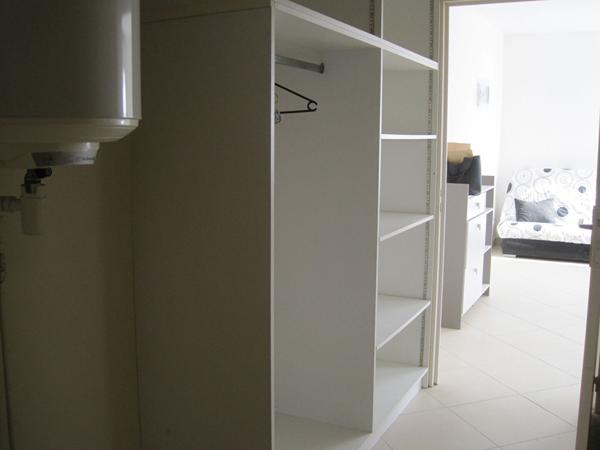 A LOUER STUDIO MEUBLE PROCHE CENTRE VILLE ET ECOLE DE ST QUENTIN 02100.