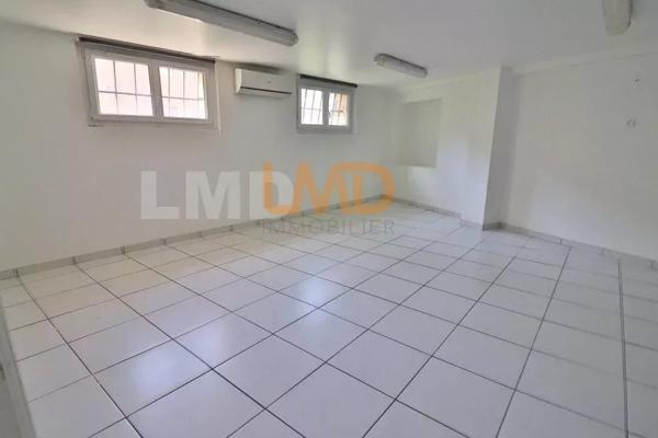 Local commercial 236m2 au centre de Ollioules