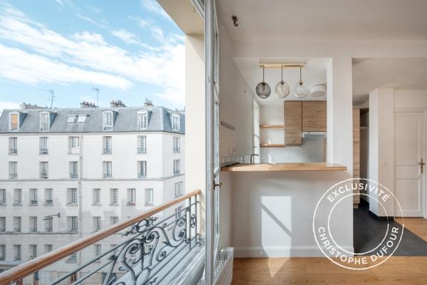 Paris Ve. À proximité immédiate du bas de la rue Mouffetard. Superbe 2 pièces de 58 m2.