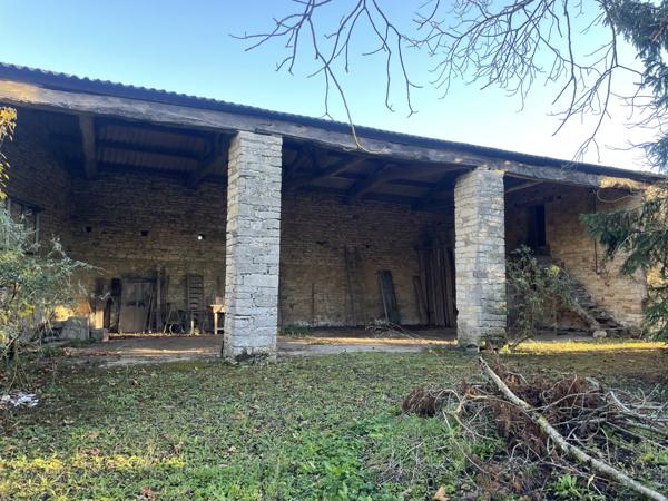 DEMEURE DE CARACTERE avec DEPENDANCES - LE TOUT CLOS DE MURS