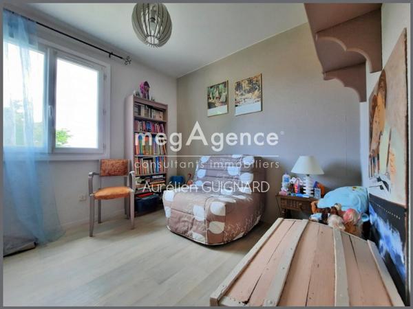 Maison à BRESSUIRE, 79300 - 5 pièces 117m²