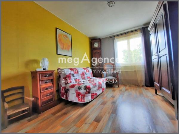 Maison à BRESSUIRE, 79300 - 5 pièces 117m²