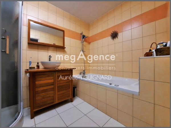 Maison à BRESSUIRE, 79300 - 5 pièces 117m²