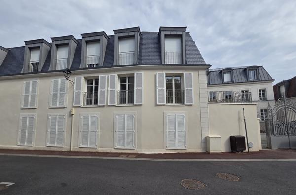 Appartement
         2 pièces
        - 41 m² 290 000 € *