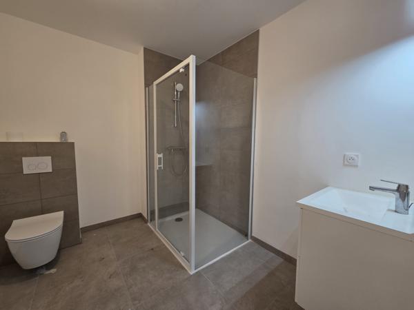 Appartement
         2 pièces
        - 41 m² 290 000 € *