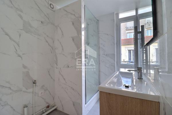 Duplex rénové sans charges, à deux pas des transports