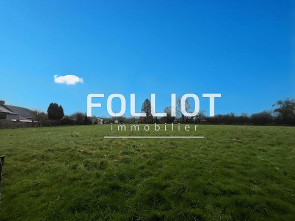 A VENDRE Terrain constructible de 3640 m² avec maisonnette.