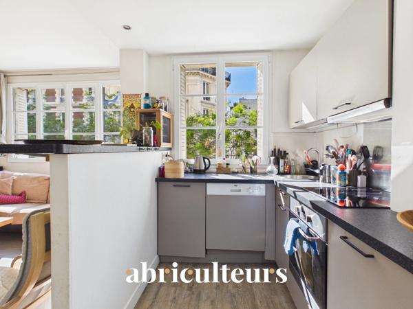 Appartement lumineux et traversant de 63 m² Michel Bizot en vente à Paris 12