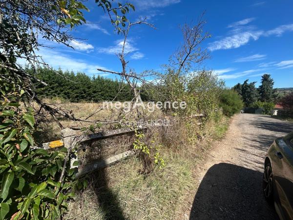 Terrain à SAINT-GALMIER, 42330 - 642m²