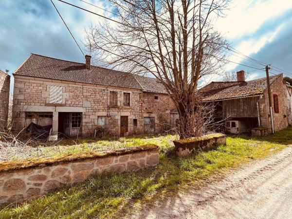 Magnifique maison en pierre dans petit hameau calme