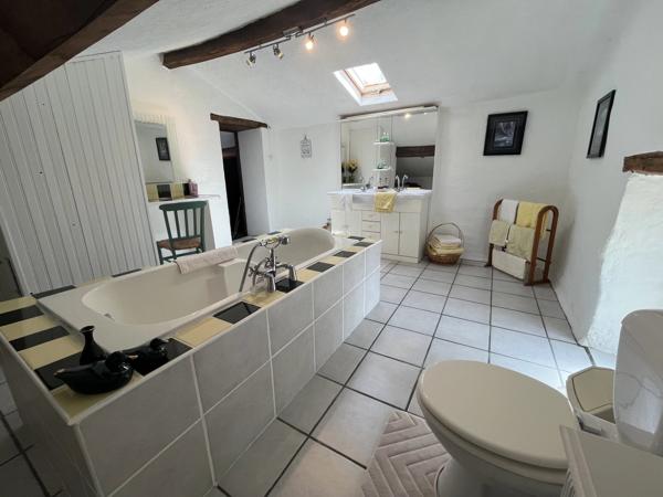 Charmant maison de campagne de 3 chambres proche d'une ville