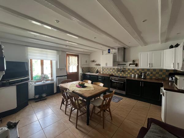 Charmant maison de campagne de 3 chambres proche d'une ville