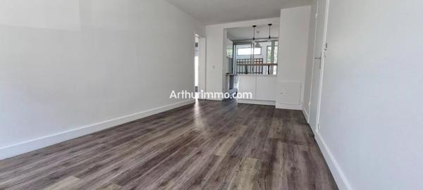 Vente                                                      Appartement
                        
                     3 pièces                      54 m2                     à Sucy-en-Brie