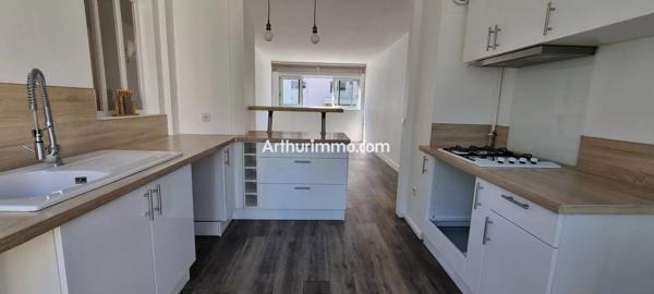 Vente                                                      Appartement
                        
                     3 pièces                      54 m2                     à Sucy-en-Brie