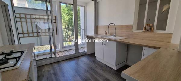 Vente                                                      Appartement
                        
                     3 pièces                      54 m2                     à Sucy-en-Brie