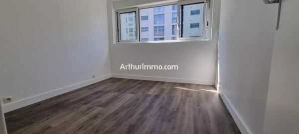 Vente                                                      Appartement
                        
                     3 pièces                      54 m2                     à Sucy-en-Brie