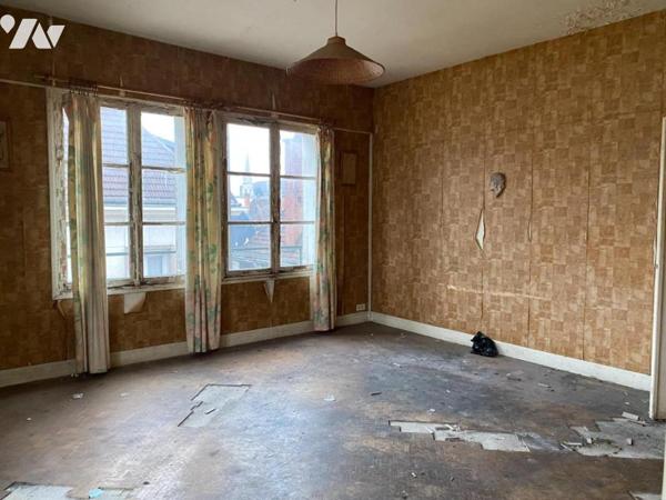 APPARTEMENT A RENOVER : 3 CHAMBRES