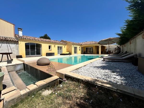 Immeuble 5 pièces - 593 m²