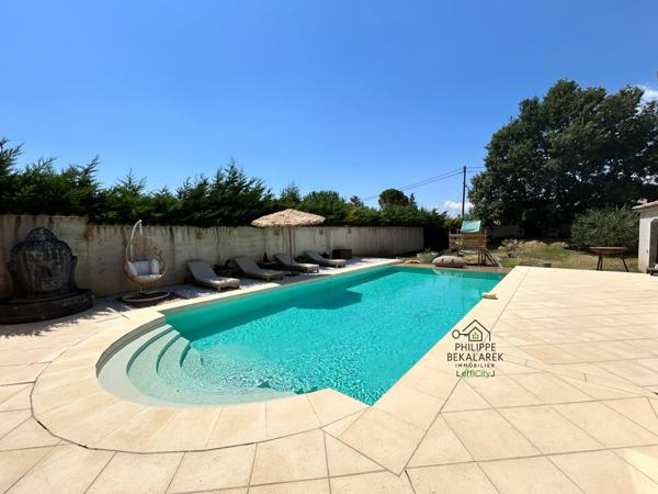 Immeuble 5 pièces - 593 m²